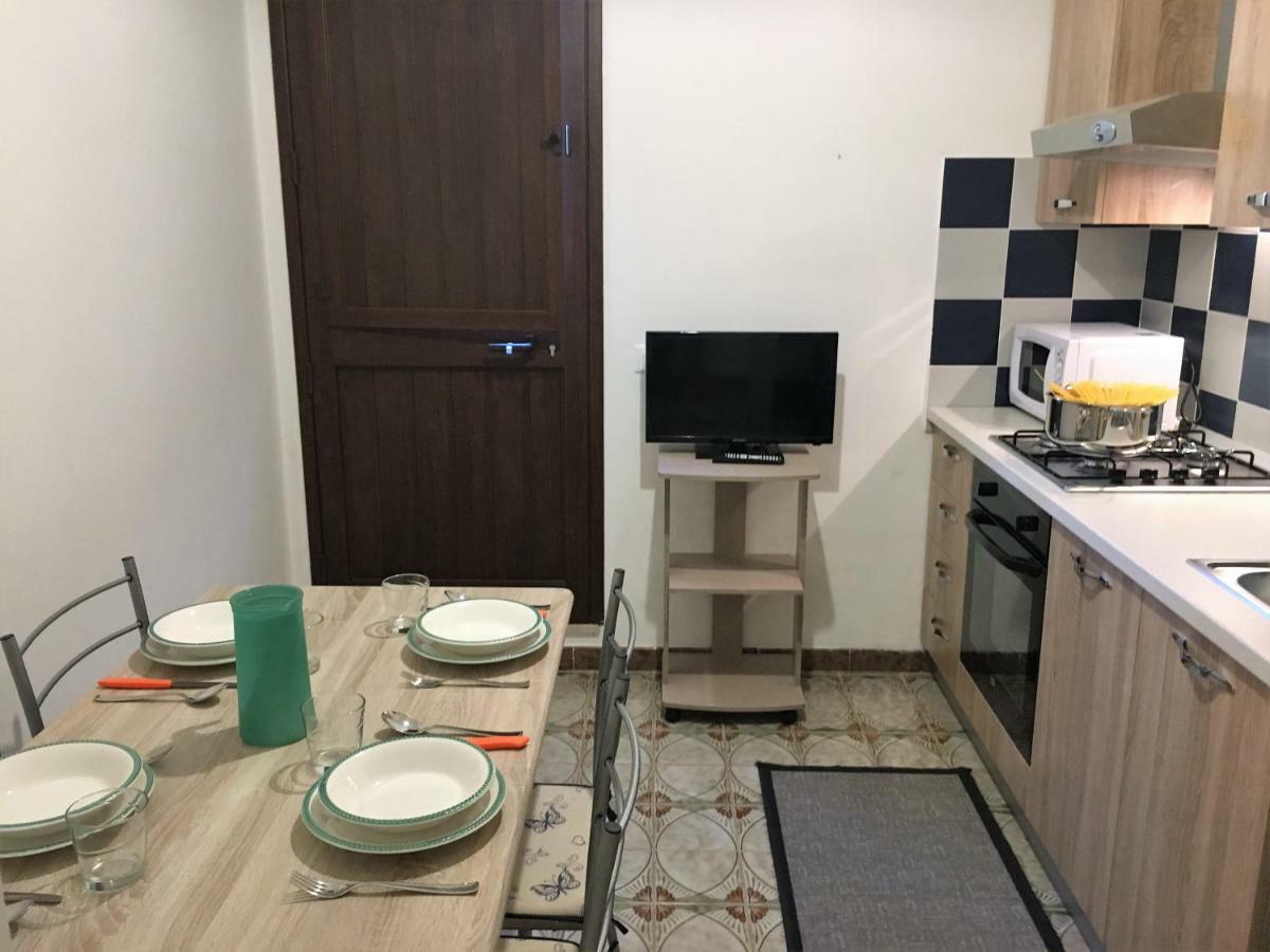 Il Giardino Dei Limoni Apartment Кустоначи Екстериор снимка