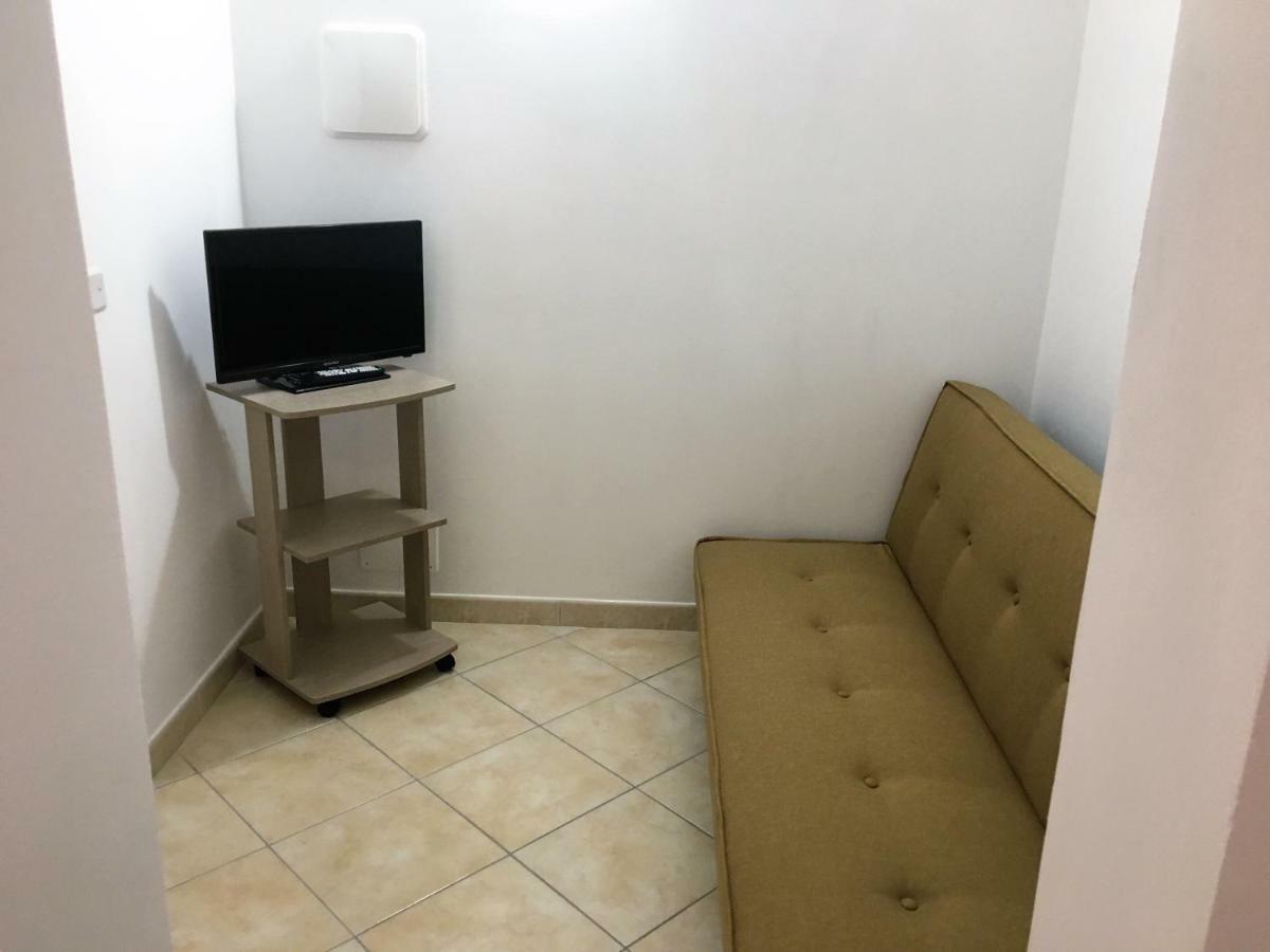 Il Giardino Dei Limoni Apartment Кустоначи Екстериор снимка